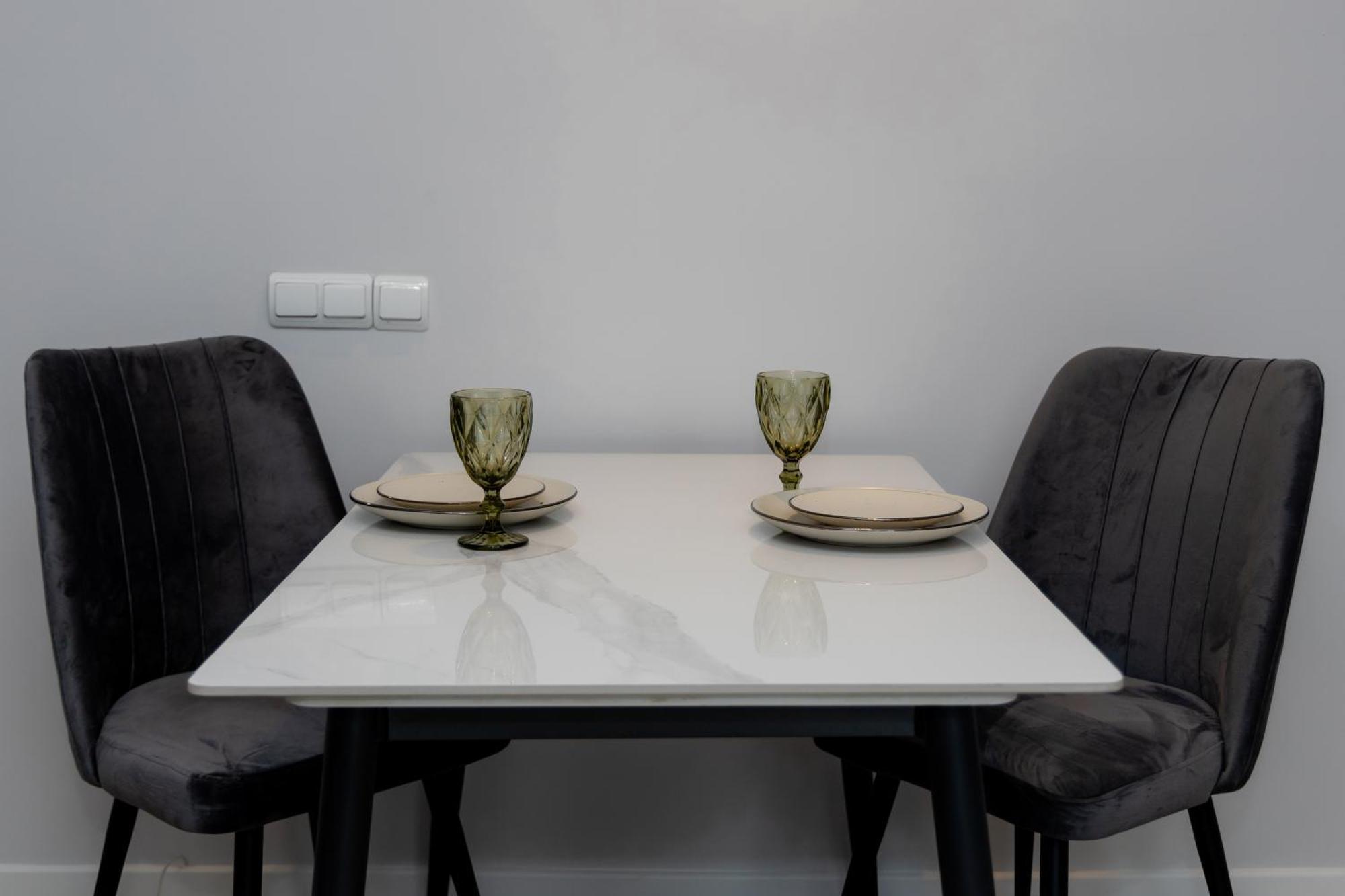 2 комнатная с видом на горы, возле трц мега Apartment