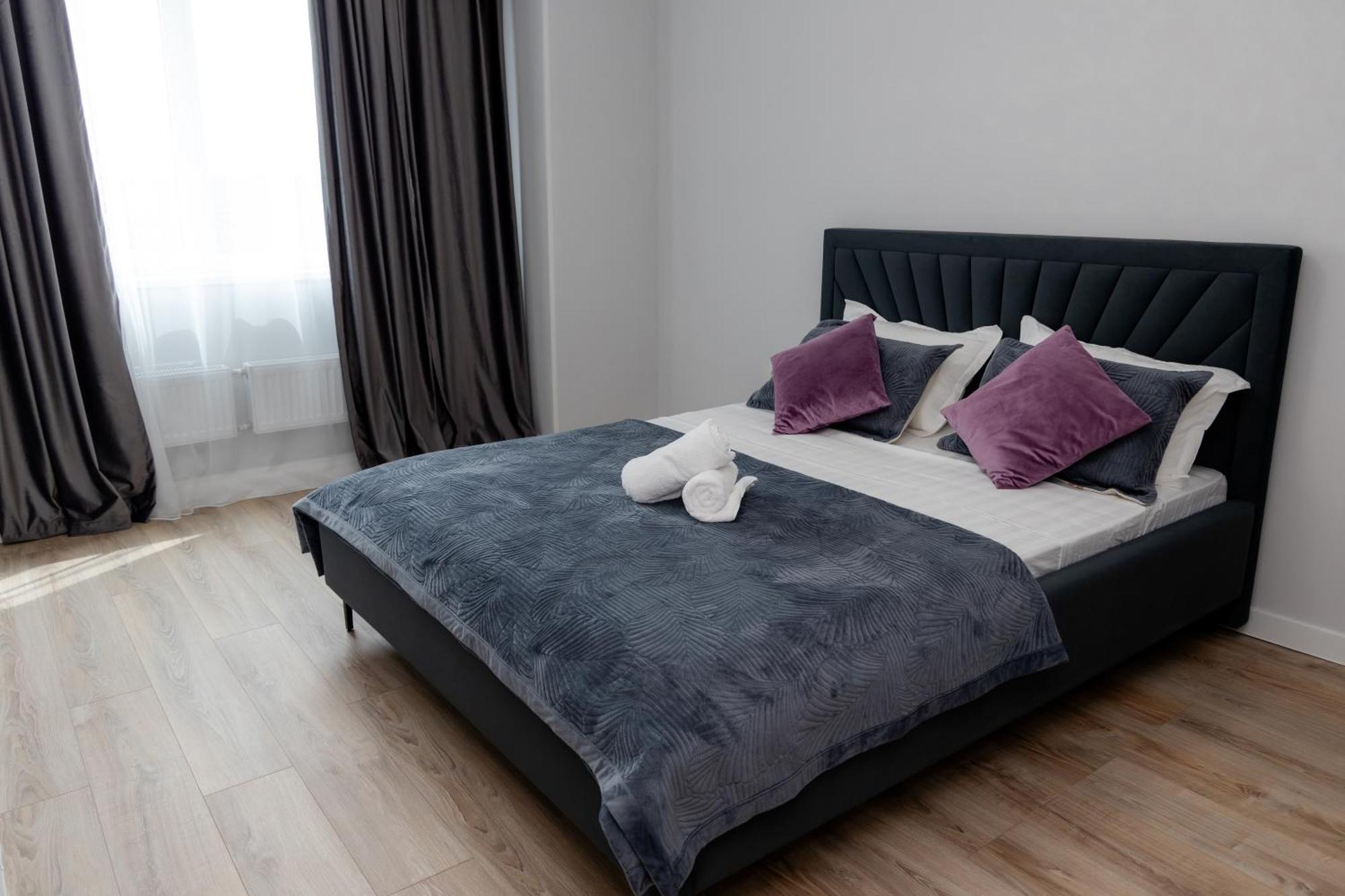 2 комнатная с видом на горы, возле трц мега Apartment