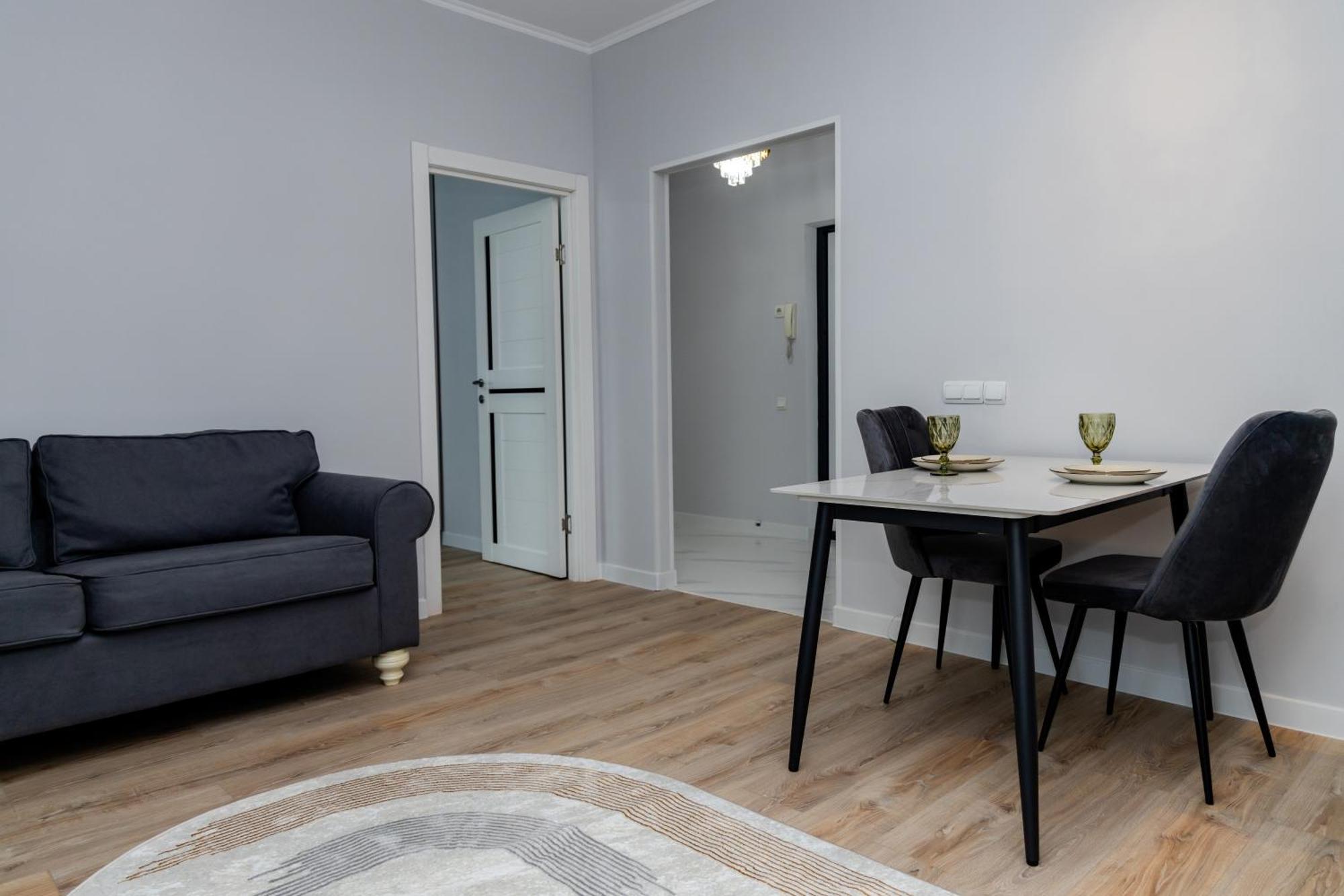 2 комнатная с видом на горы, возле трц мега Apartment